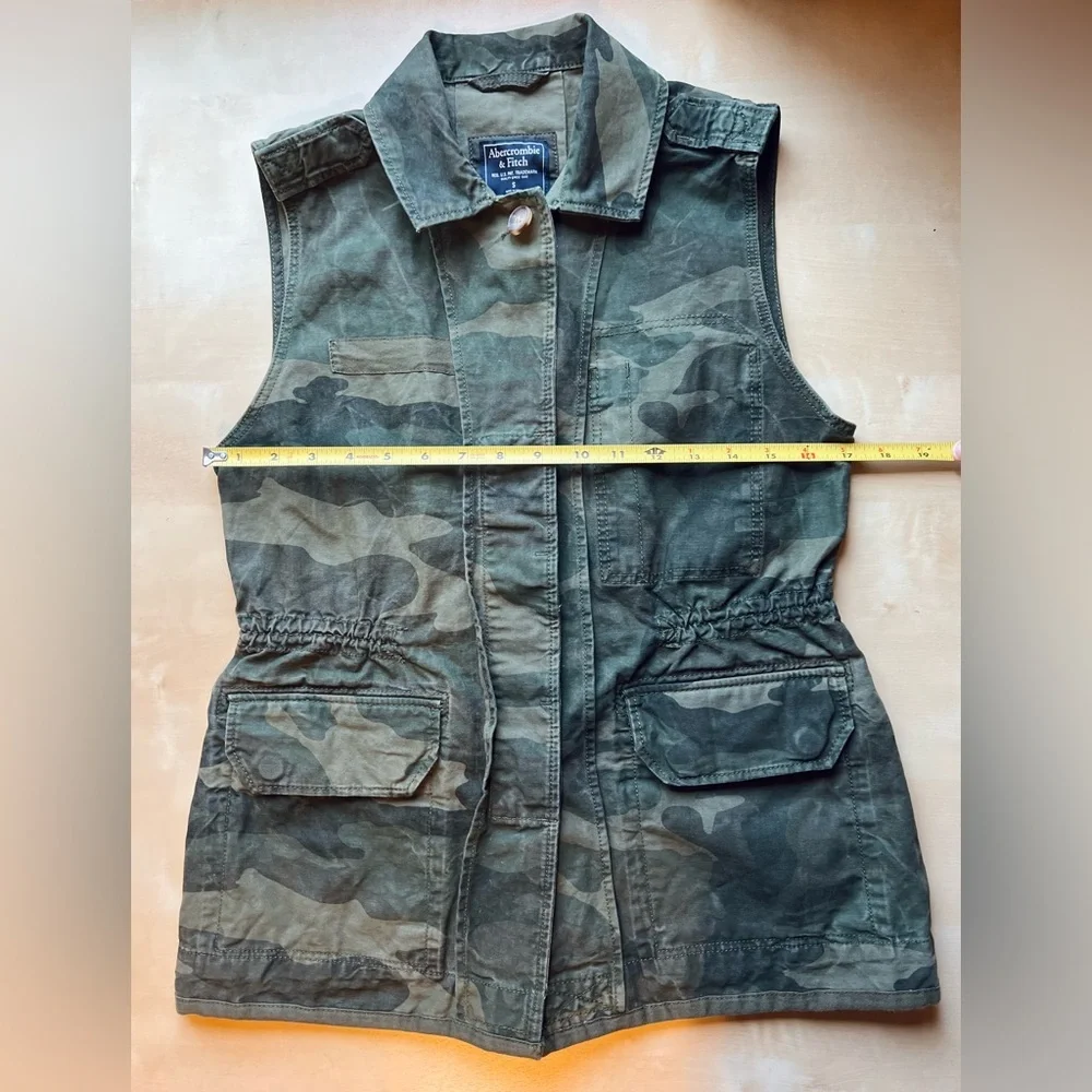 Abercrombie & Fitch Olive Green Army Camouflage Military Utility Vest size small - Picture 4 of 8